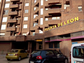 Гостиница Apartamentos Turisticos Puerta de León  Леон